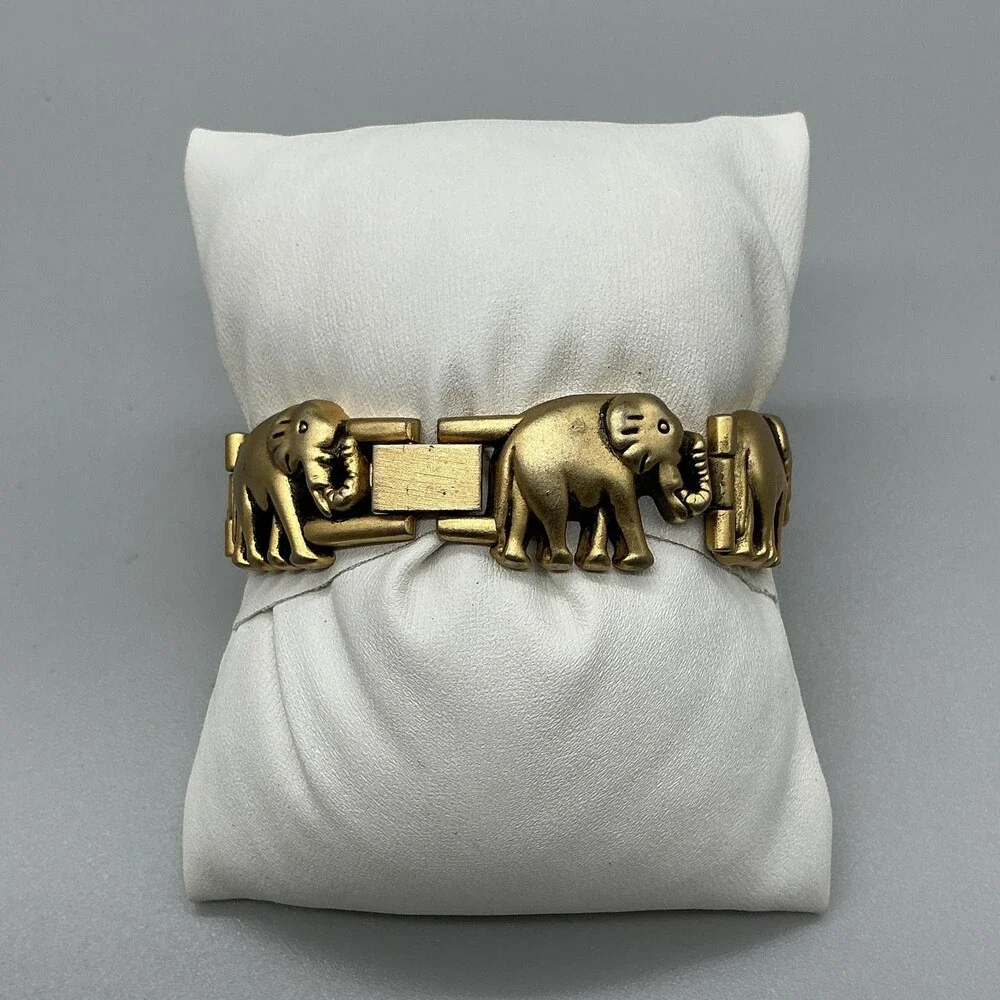 Womens Watch 31mm White Dial Gold Tone Elephant Bracelet New Battery 6.5